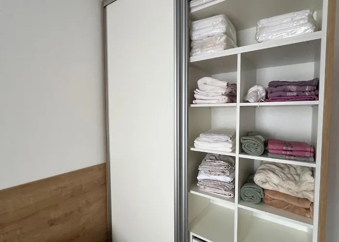 Eden Zlatiborski Konaci K35 Lägenhet